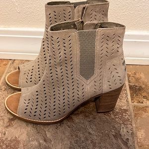 Toms high heels size 9